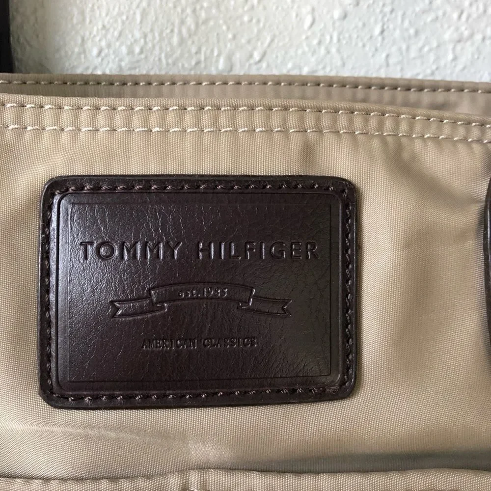 NWT Tommy Hilfiger Tan Quilted Medium Shoulder Bag
